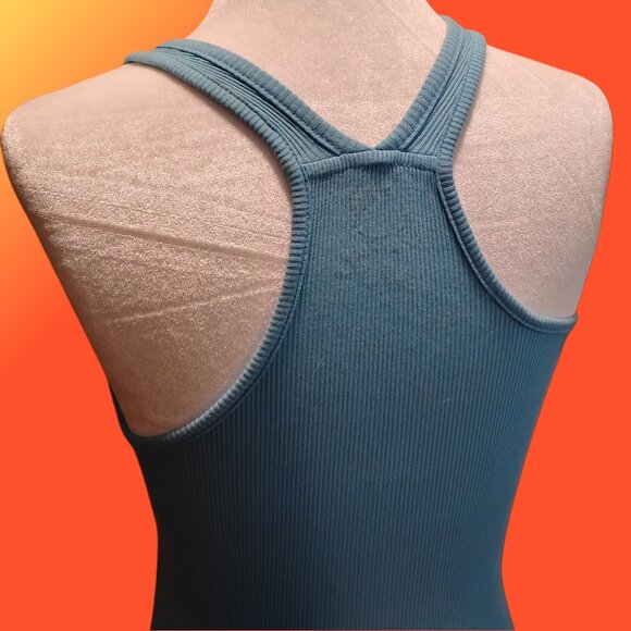 HELLO KITTY 100% COTTON LIGHT BLUE TANK TOP SMALL USED - Picture 7 of 11